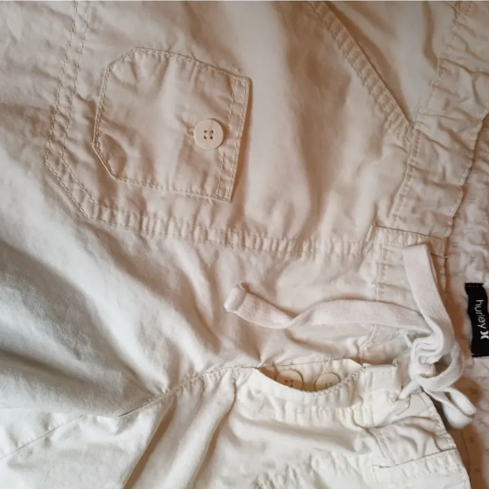 Hurley Women's Shorts Size9 (33-inch waist) 5-Pockets 100%Cotton White Used